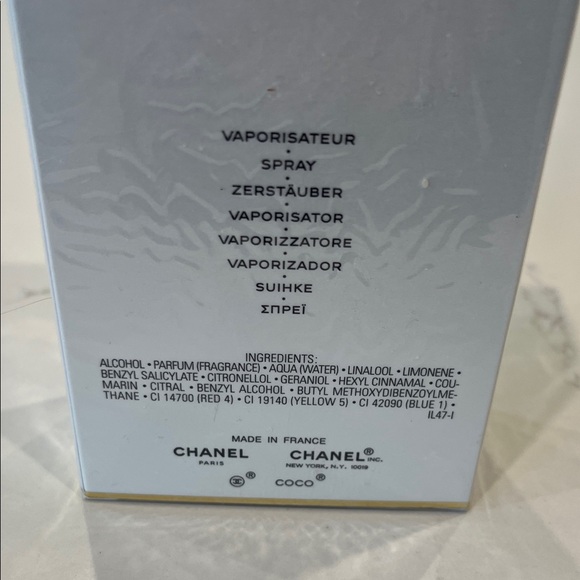 CHANEL Coco Mademoiselle Eau de Parfum - White and Gold - Picture 2 of 4